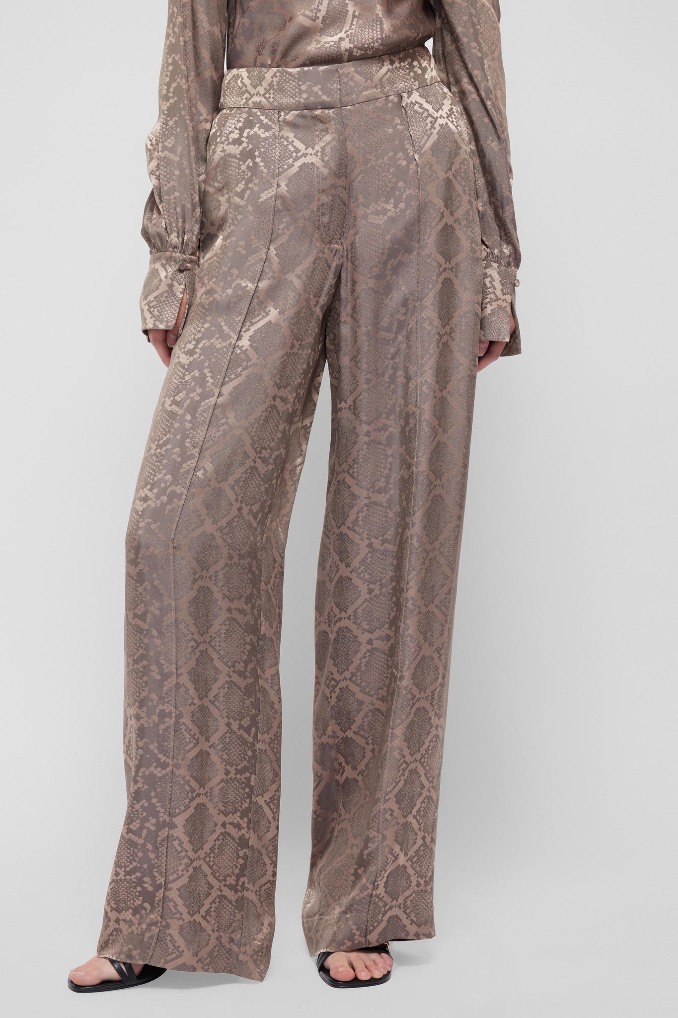 Kyra Pant