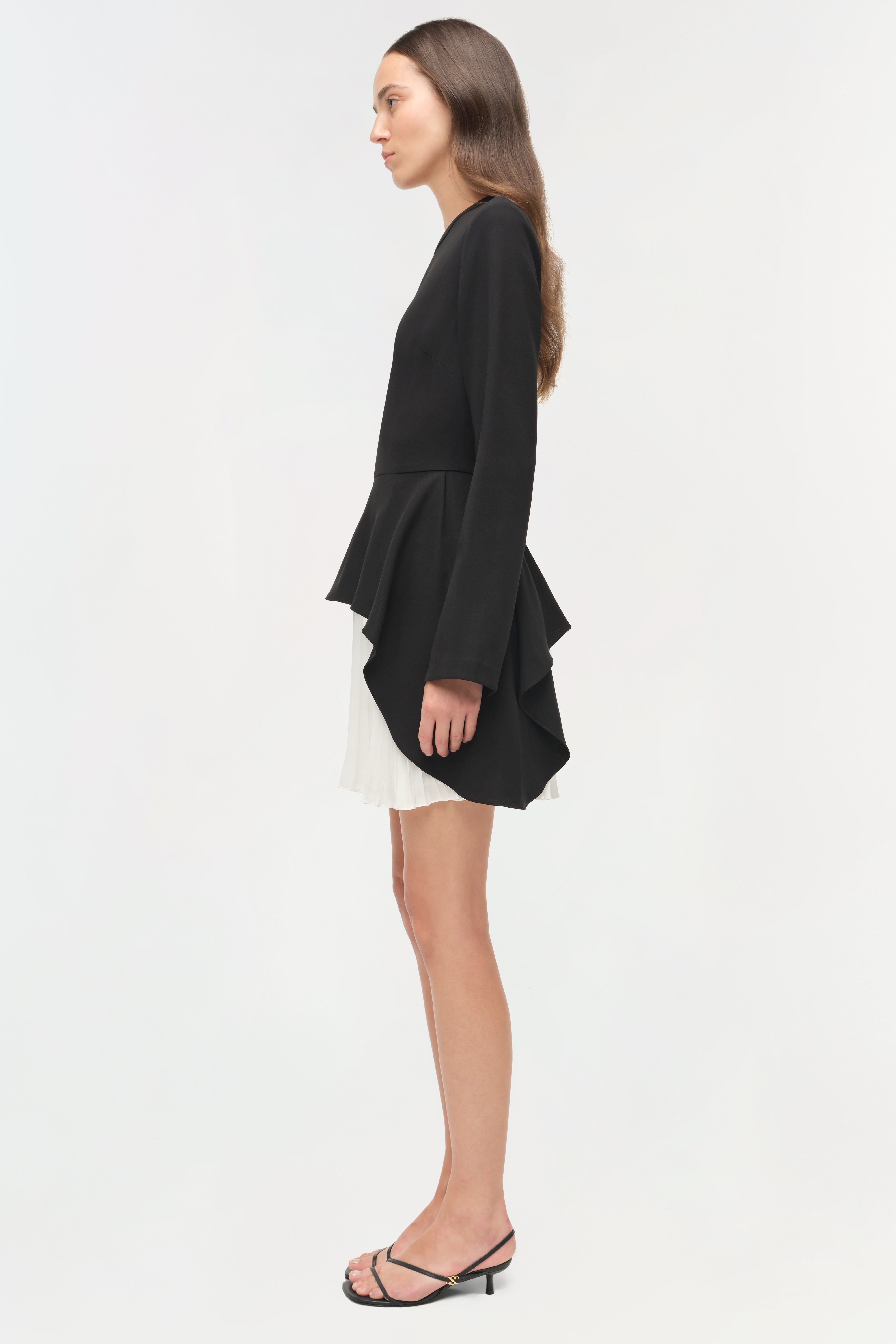 pleated mini dress with sleeves US 10 / WHITE