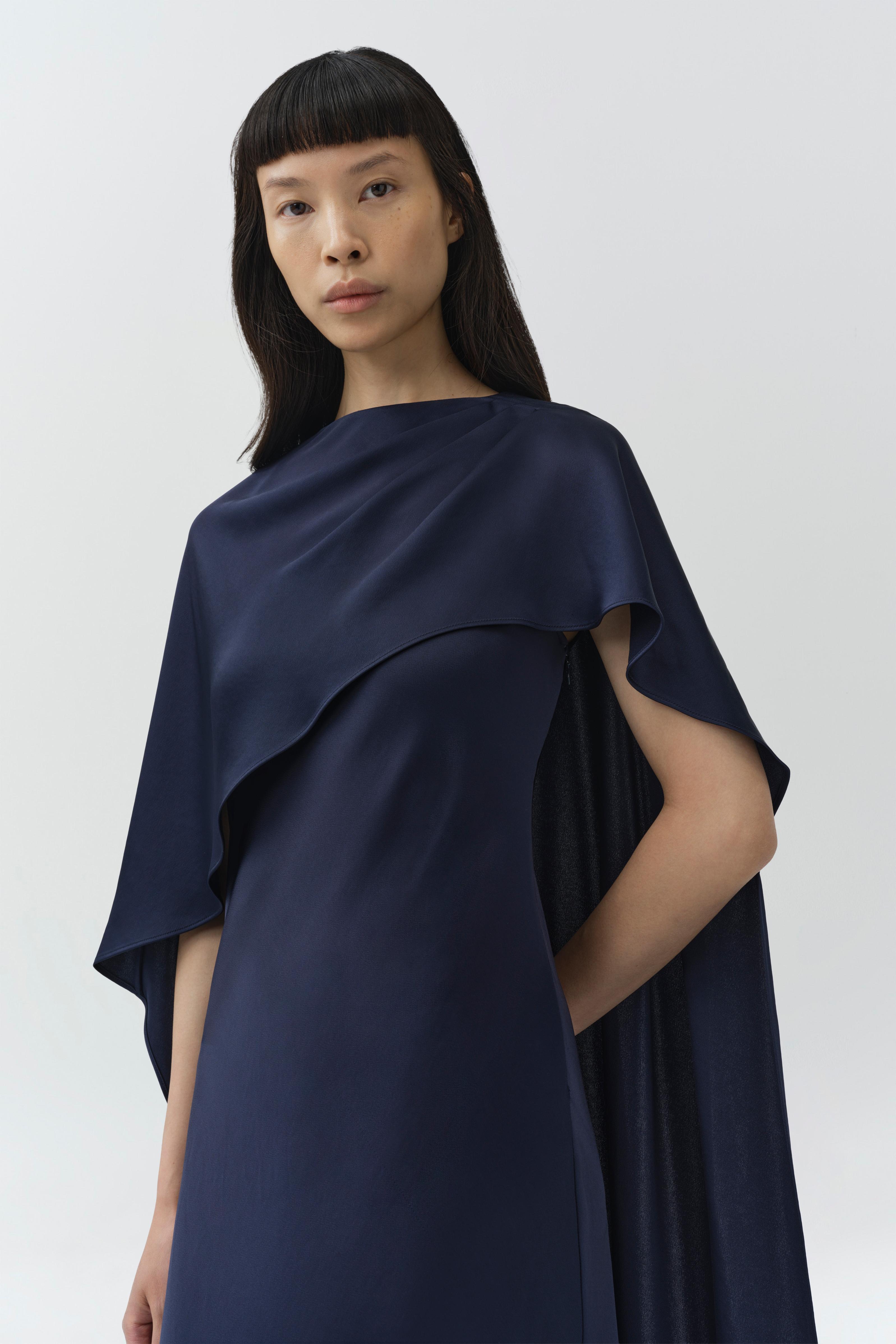 silk dress with cape GREEN ONE-SHOULDER CAPE DRAPED SILK DRESS